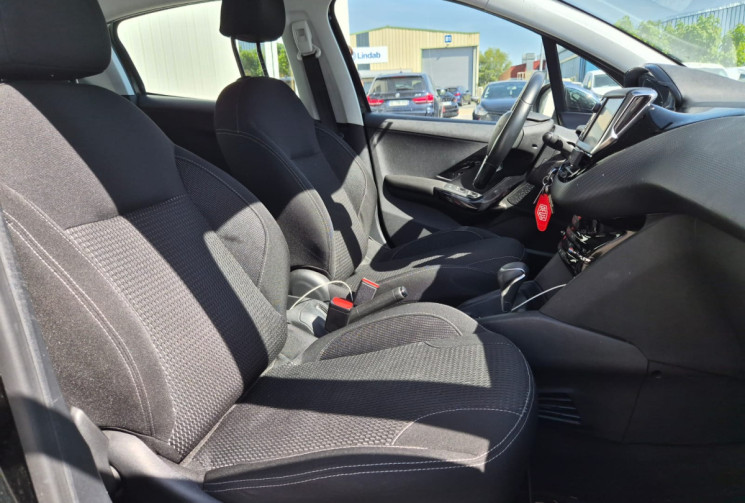 Peugeot 208 1L2 110CV * BOITE AUTOMATIQUE * NOUVELLE DISTRIBUTION * 