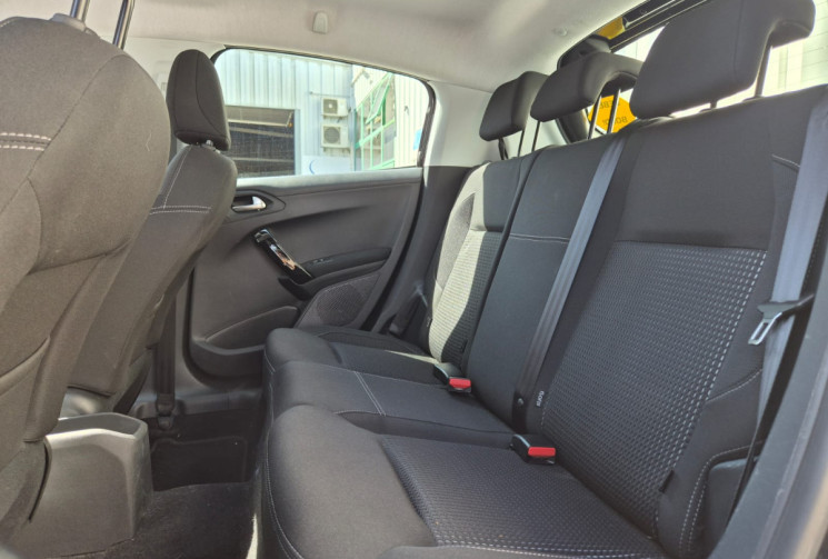 Peugeot 308 1L2 110CV * BOITE AUTOMATIQUE * NOUVELLE DISTRIBUTION * 