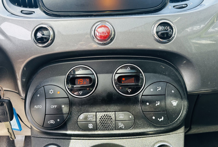 FIAT 500 0.9 85ch Lounge Toit panoramique / Excellent état