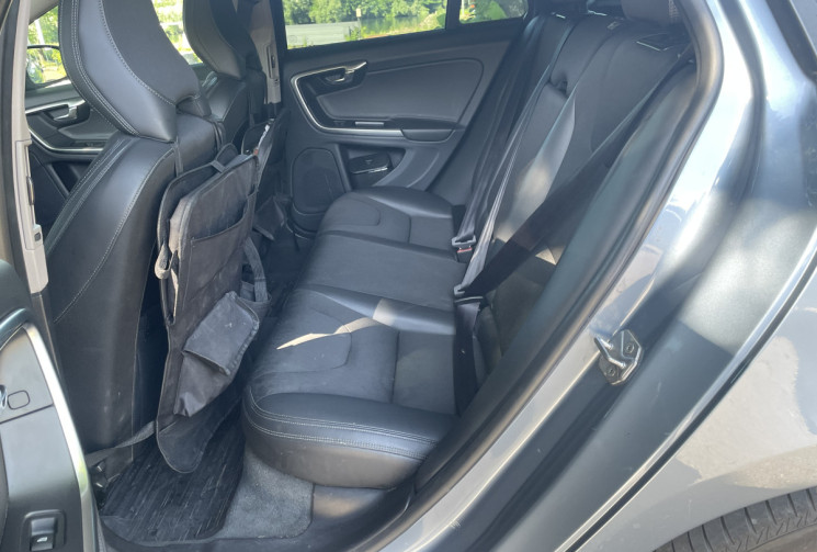 Volvo V60 1.5Ti MOMENTUM GEARTRONIC T3 152 / BOITE AUTO