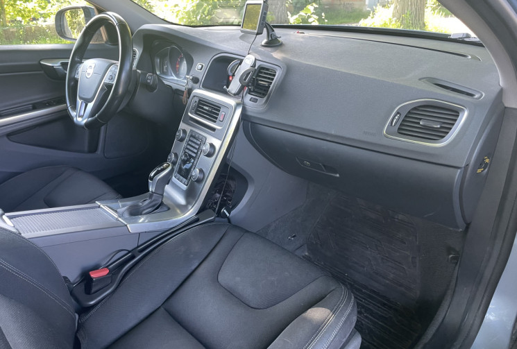 Volvo V60 1.5Ti MOMENTUM GEARTRONIC T3 152 / BOITE AUTO