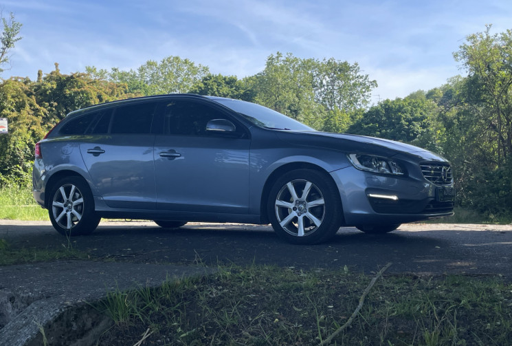 Volvo V60 1.5Ti MOMENTUM GEARTRONIC T3 152 / BOITE AUTO