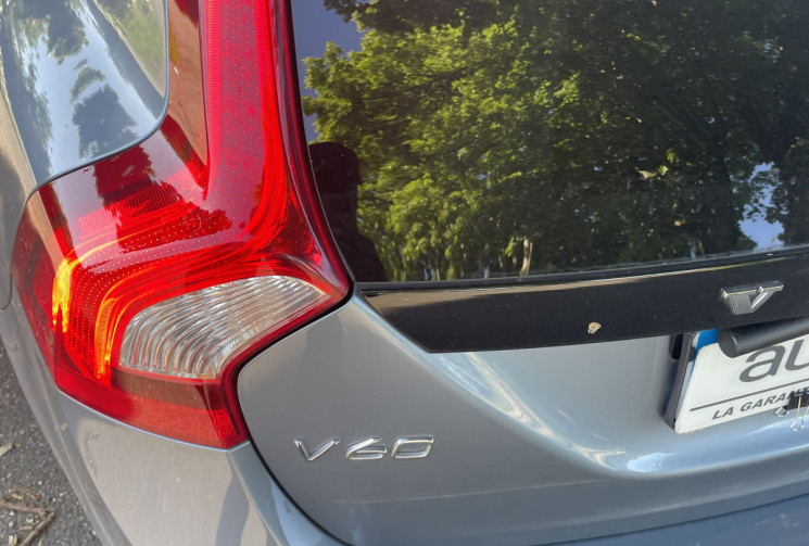 Volvo V60 1.5Ti MOMENTUM GEARTRONIC T3 152 / BOITE AUTO