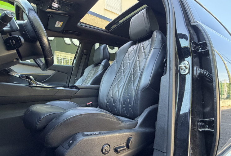 Peugeot 5008 GT 2.0 HDi 180 EAT8  7 places / Toit ouvrant / Carplay / Camera / Cuir / Entretien OK