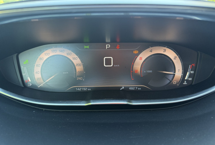 Peugeot 5008 GT 2.0 HDi 180 EAT8  7 places / Toit ouvrant / Carplay / Camera / Cuir / Entretien OK