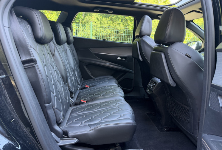 Peugeot 5008 GT 2.0 HDi 180 EAT8  7 places / Toit ouvrant / Carplay / Camera / Cuir / Entretien OK