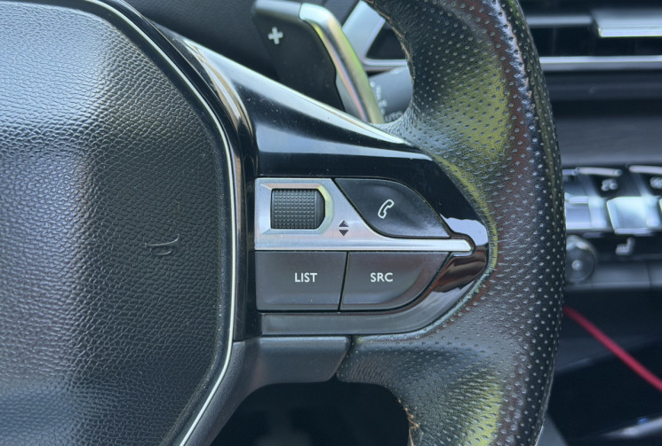 Peugeot 5008 GT 2.0 HDi 180 EAT8  7 places / Toit ouvrant / Carplay / Camera / Cuir / Entretien OK