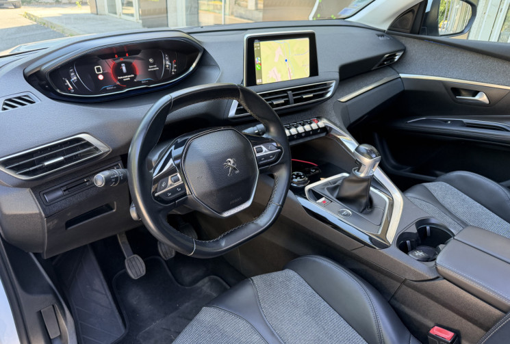 Peugeot 5008 ALLURE 1.5 HDI 130 7 places / Toit ouvrant / Carplay / Camera / FULL Entretien Peugeot