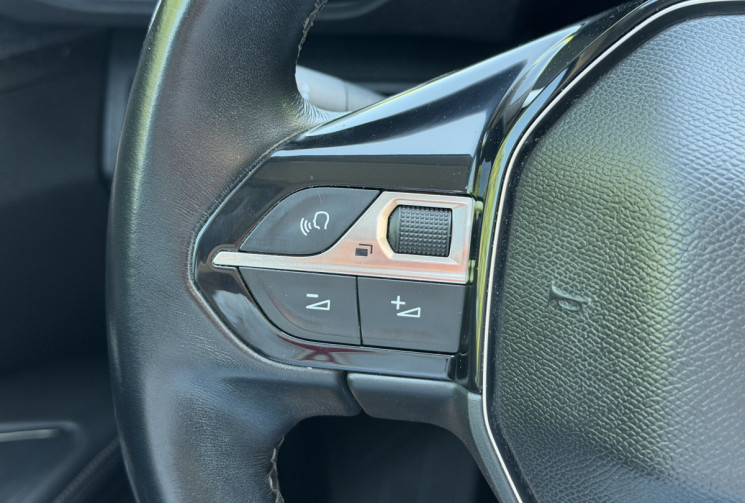 Peugeot 5008 ALLURE 1.5 HDI 130 7 places / Toit ouvrant / Carplay / Camera / FULL Entretien Peugeot