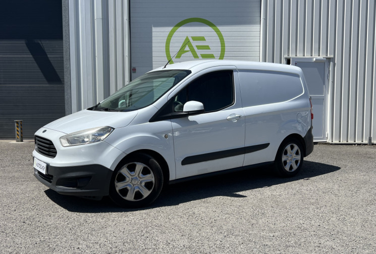 Ford Transit COURIER 1.5 TDCi 75 cv * Distribution Faite