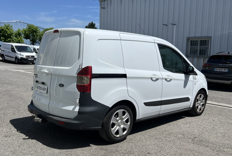 Ford Transit COURIER 1.5 TDCi 75 cv * Distribution Faite