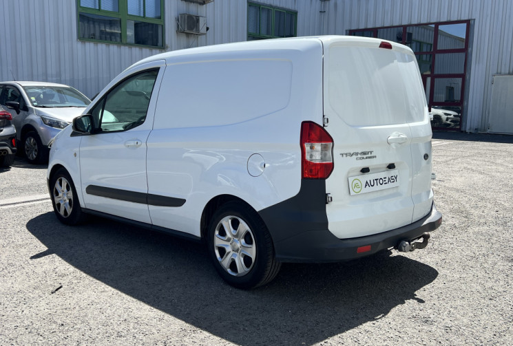 Ford Transit COURIER 1.5 TDCi 75 cv * Distribution Faite