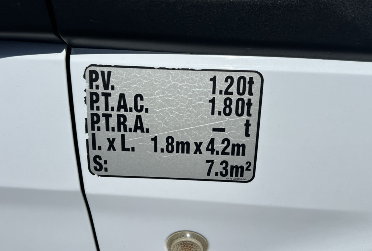 Ford Transit COURIER 1.5 TDCi 75 cv * Distribution Faite