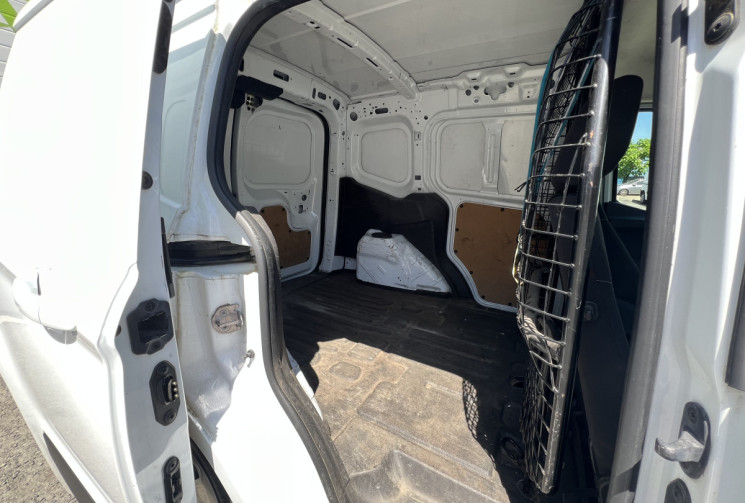 Ford Transit COURIER 1.5 TDCi 75 cv * Distribution Faite