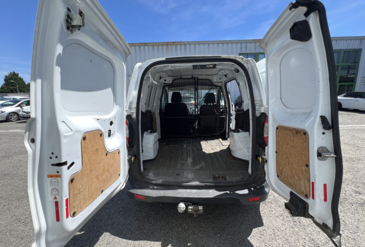 Ford Transit COURIER 1.5 TDCi 75 cv * Distribution Faite