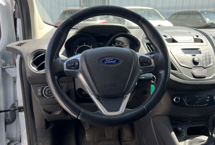 Ford Transit COURIER 1.5 TDCi 75 cv * Distribution Faite