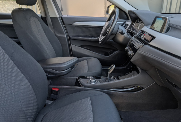 BMW X2 18i  dkg7140 cv lounge plus