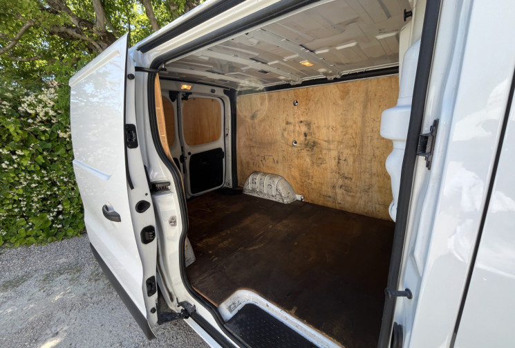 Renault Trafic Fg III (F82) L1H1 1000 1.6 dCi 120ch Confort Euro6 // PRIX TTC // PAS DE TVA