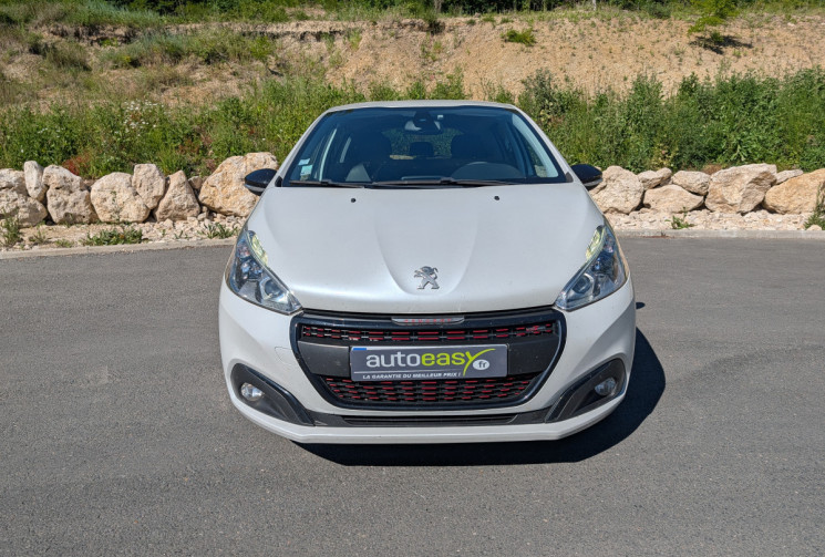 Peugeot 208 Phase 2 1.2  EAT6 110 cv GT LINE / 1° main / entretien peugeot / distri OK