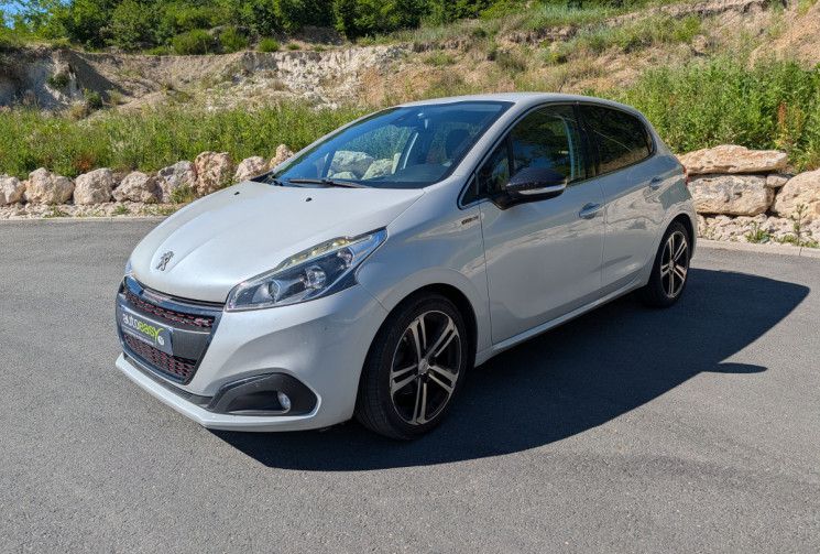 Peugeot 208 Phase 2 1.2  EAT6 110 cv GT LINE / 1° main / entretien peugeot / distri OK