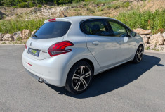 Peugeot 208 Phase 2 1.2  EAT6 110 cv GT LINE / 1° main / entretien peugeot / distri OK