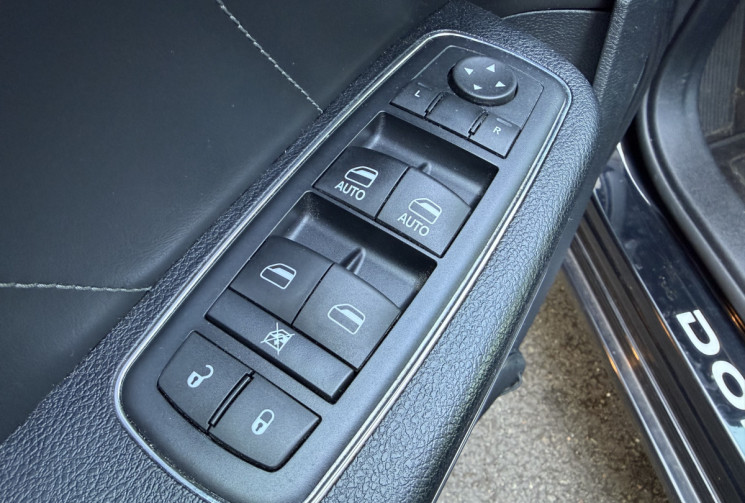 Dodge CHARGER SXT 3.6 V6  305 CV / CARTE GRISE FRANCAISE / PAS DE MALUS A PREVOIR / FULL OPTIONS