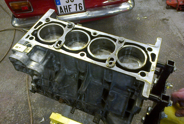 Peugeot 205 GTI 1.6 105 ch BVM5 ENTIEREMENT RESTAUREE