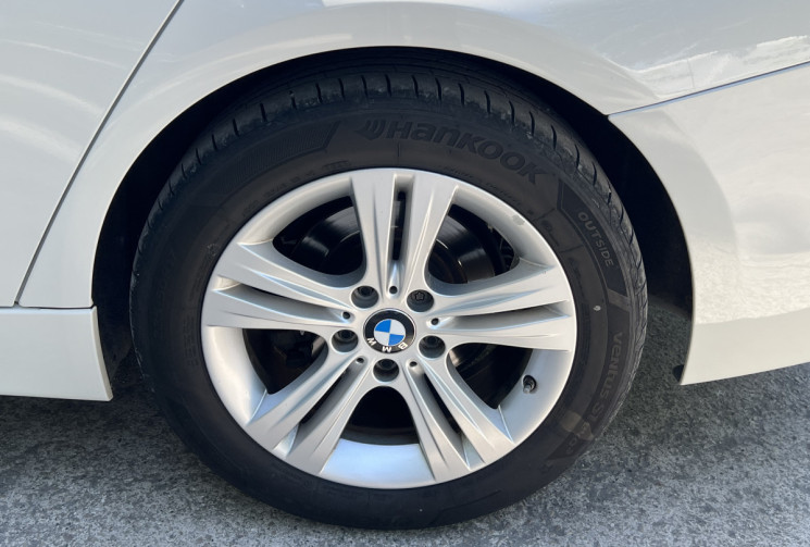 BMW Série 3 F30 318d 143 BVA Sport / GPS / Radars AR / Entretien à Jour