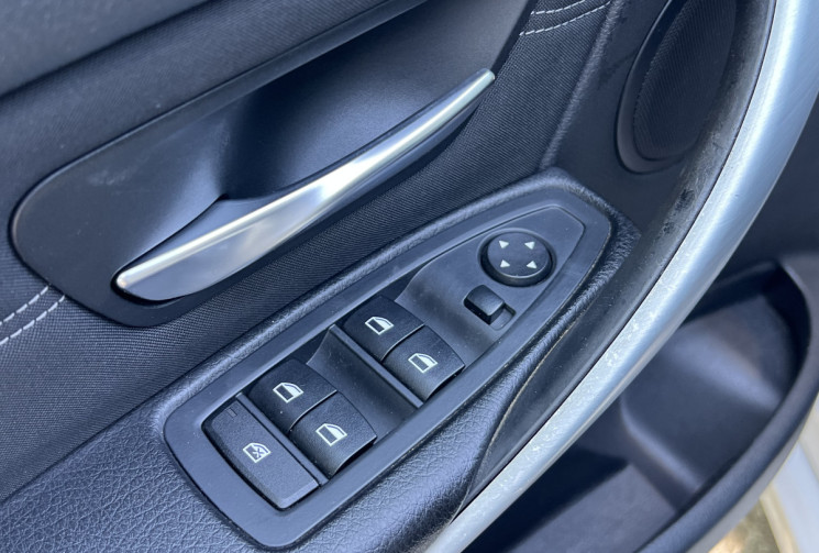 BMW Série 3 F30 318d 143 BVA Sport / GPS / Radars AR / Entretien à Jour