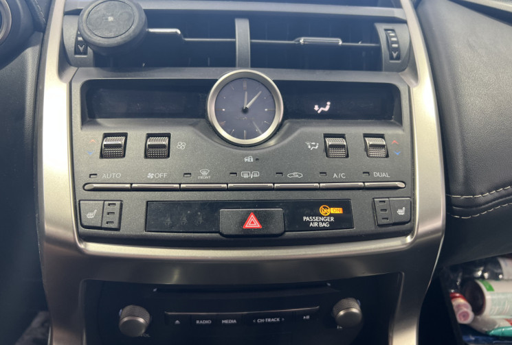 Lexus NX 300H 2.5 Hybrid 197 Business Pack / Full entretien Lexus / Caméra de recul