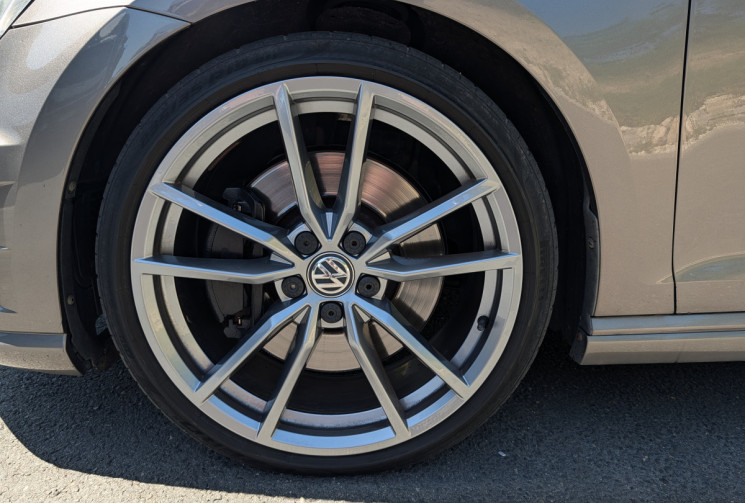Volkswagen Golf 7 R 2.0 300 cv dsg / T.O / jantes pretoria / DCC / dynaudio / entretien wv