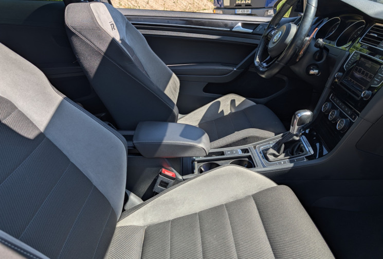Volkswagen Golf 7 R 2.0 300 cv dsg / T.O / jantes pretoria / DCC / dynaudio / entretien wv