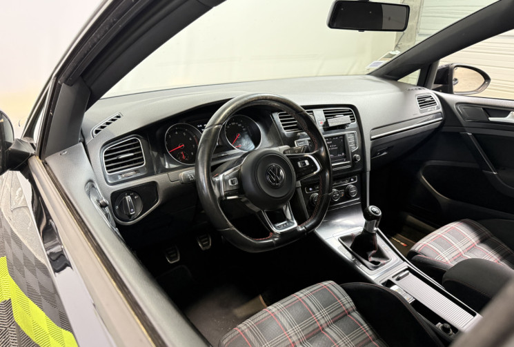 Volkswagen Golf GTI 2.0 TSI 220ch 