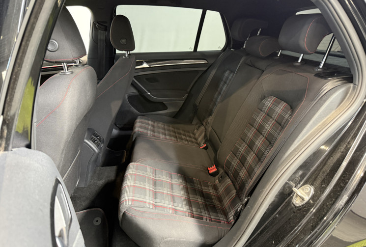 Volkswagen Golf GTI 2.0 TSI 220ch 