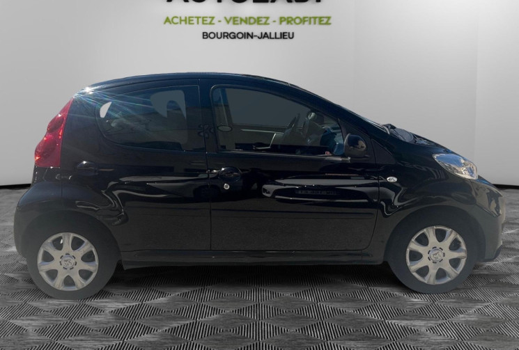 Peugeot 107 1.0 / 68 CH / TRENDY / CLIM / BVA 