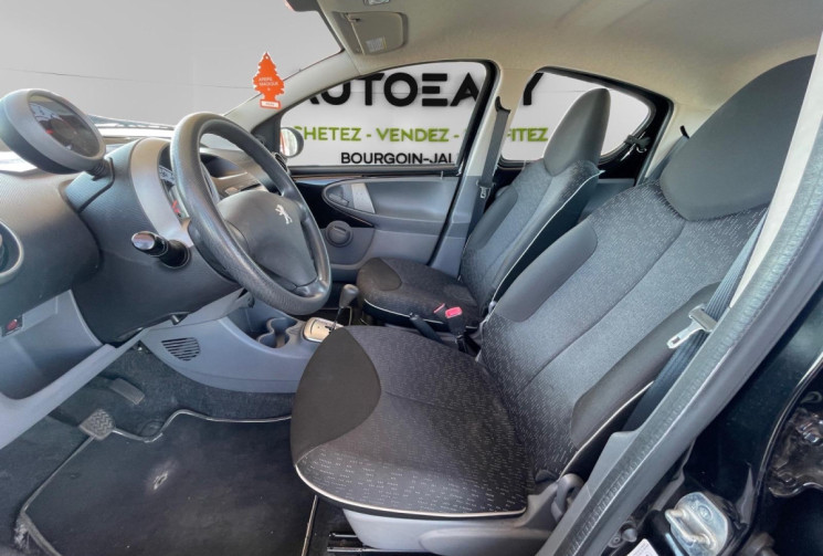Peugeot 107 1.0 / 68 CH / TRENDY / CLIM / BVA 