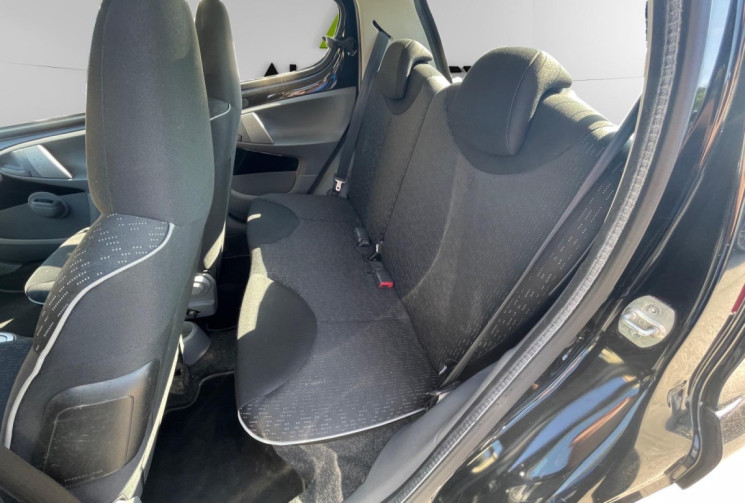 Peugeot 107 1.0 / 68 CH / TRENDY / CLIM / BVA 