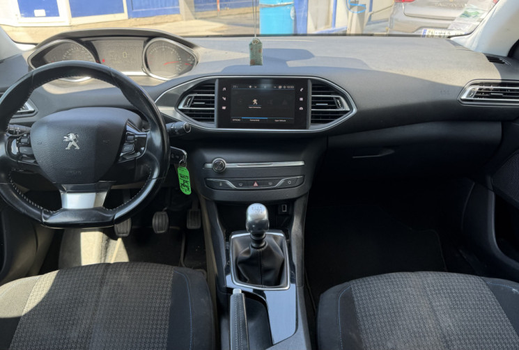 Peugeot 308 phase II 1.5 BlueHDI 16V 130 cv