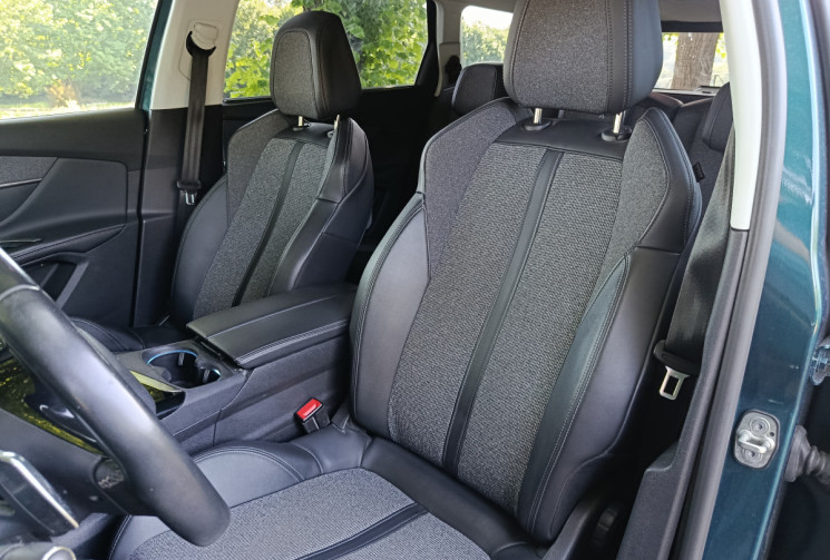 Peugeot 5008 1.2 THP Allure Business 130 / EAT8 / Courroie de distribution neuve / 7 Places