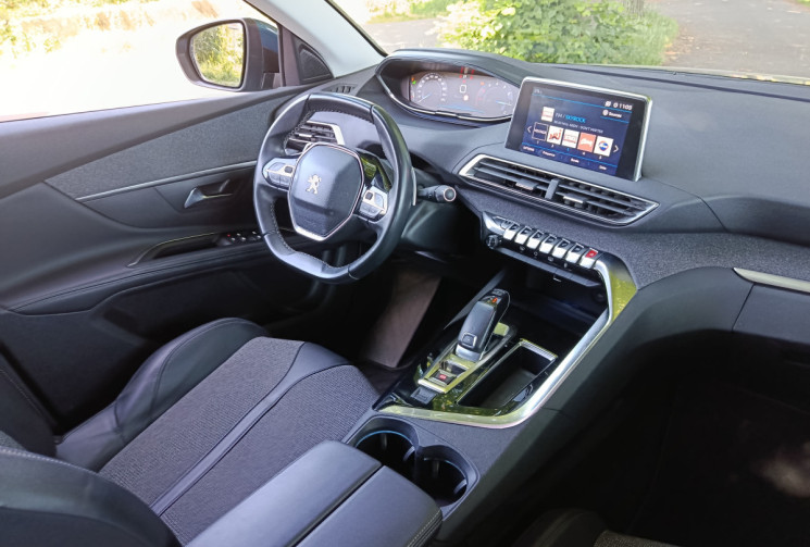 Peugeot 5008 1.2 THP Allure Business 130 / EAT8 / Courroie de distribution neuve / 7 Places