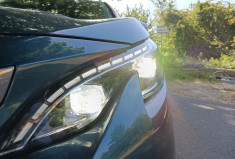 Peugeot 5008 1.2 THP Allure Business 130 / EAT8 / Courroie de distribution neuve / 7 Places