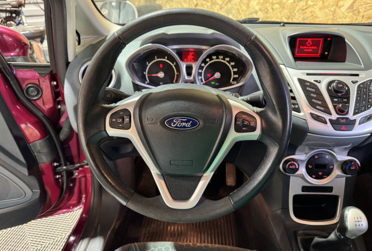 Ford Fiesta VI GARANTIE 1 AN 1.4 i 16V 96 cv TITANIUM