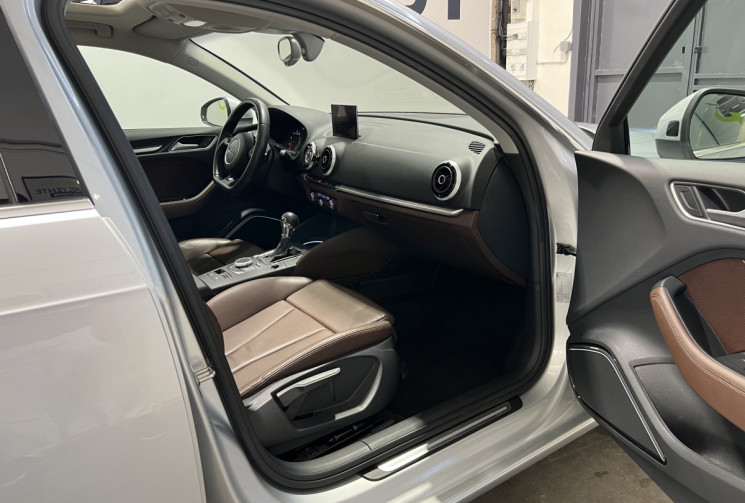 Audi A3 SPORTBACK AMBITION LUXE SUREQUIPEE 1.8 TFSI 180 ch S TRONIC 7