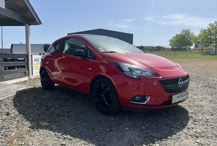 Opel Corsa E 1.4i 90ch GPS / CLIMATISATION / CARPLAY / CAMERA / RADAR AV AR