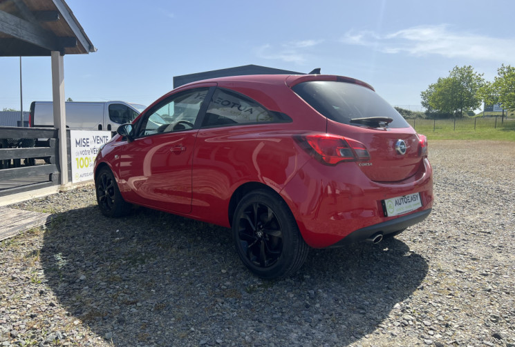 Opel Corsa E 1.4i 90ch GPS / CLIMATISATION / CARPLAY / CAMERA / RADAR AV AR