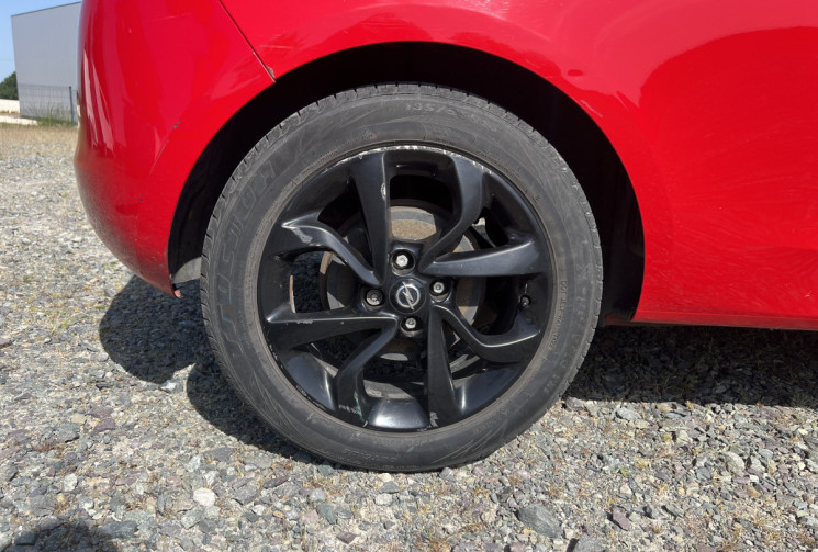 Opel Corsa E 1.4i 90ch GPS / CLIMATISATION / CARPLAY / CAMERA / RADAR AV AR
