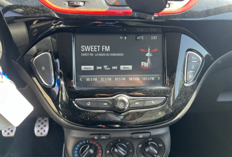 Opel Corsa E 1.4i 90ch GPS / CLIMATISATION / CARPLAY / CAMERA / RADAR AV AR