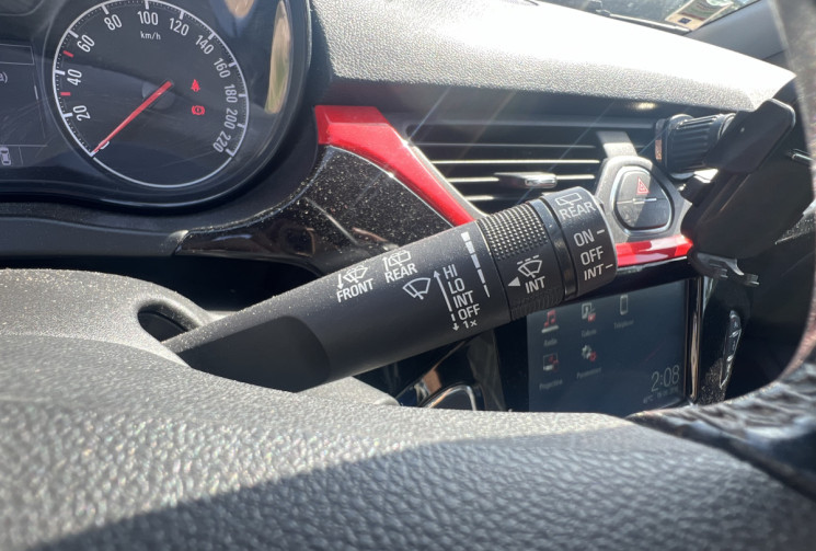 Opel Corsa E 1.4i 90ch GPS / CLIMATISATION / CARPLAY / CAMERA / RADAR AV AR