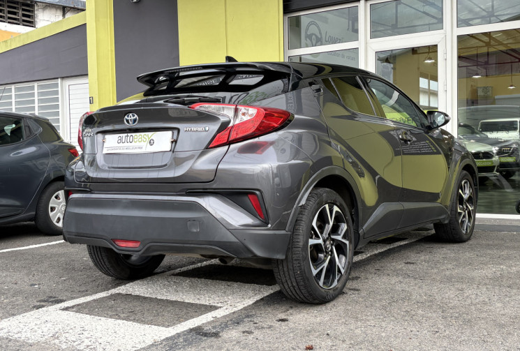Toyota C-HR 122h Hybride Dynamic 2WD E-CVT // Boite automatique 