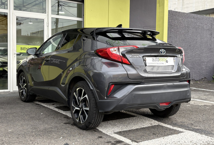 Toyota C-HR 122h Hybride Dynamic 2WD E-CVT // Boite automatique 